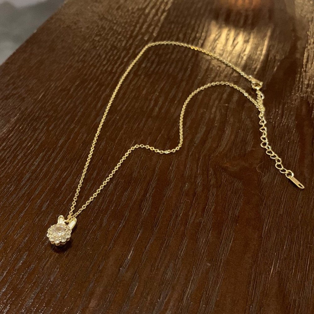 Rotatable bunny necklace - Picture 9 of 11